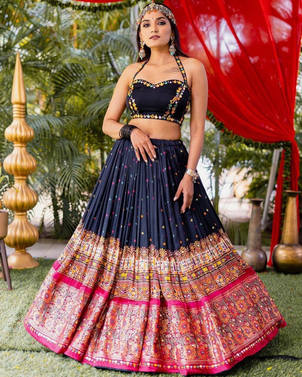 Beautiful Navratri Chaniya Choli Traditional Navratri Lehenga Elegant Navratri Choli Stylish Navratri Lehenga Ready to Wear