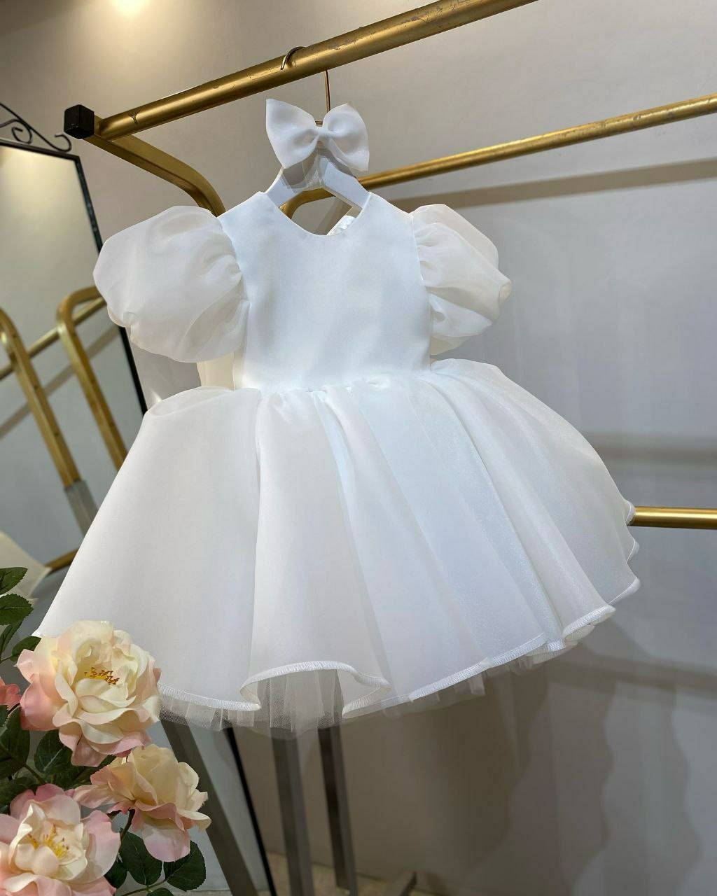 Chic White Organza Princess Frock with Puff Sleeves and Bow