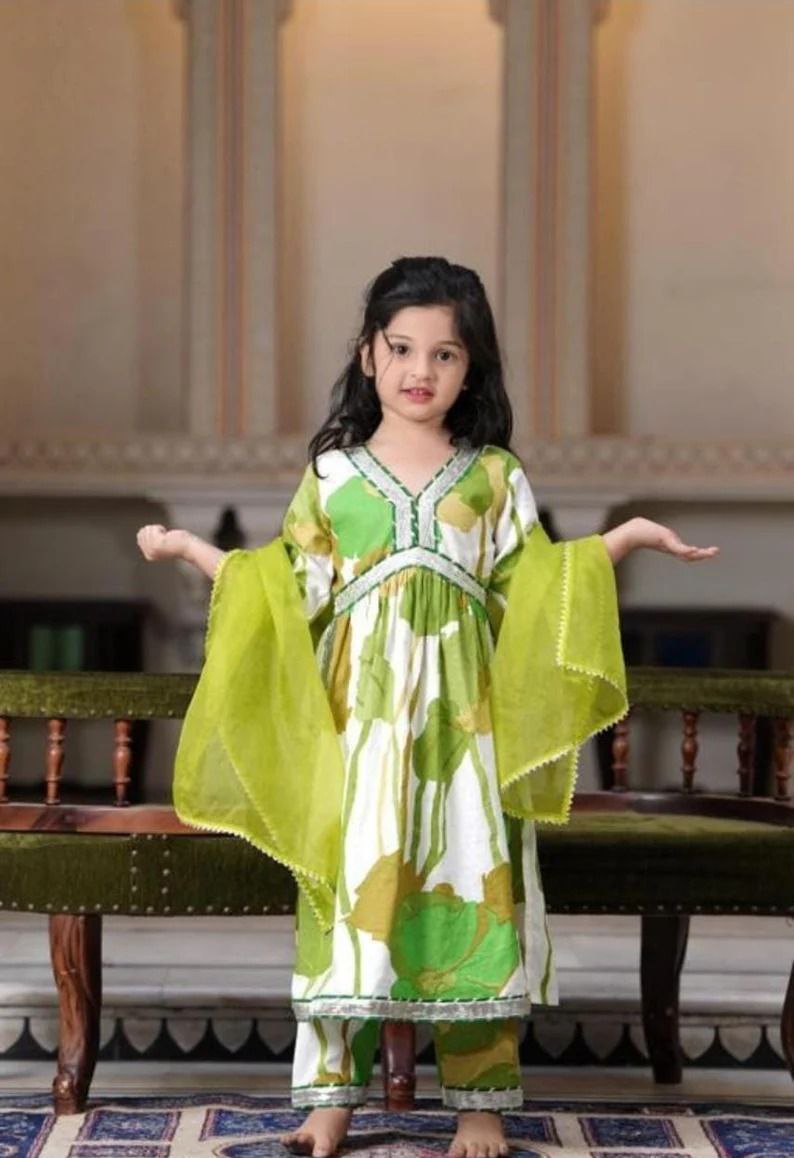 BEAUTIFUL V NECK DESIGNER SALWAR SUIT FOR KIDS GIRLS WEAR COLLECTION