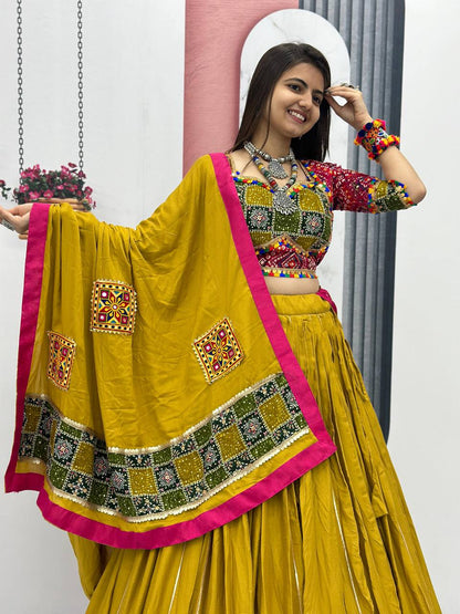 Yellow Lehenga Choli With Bandhani Blouse Design For Garba