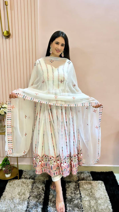 New Traditional White Wedding Gown With Net Dupatta