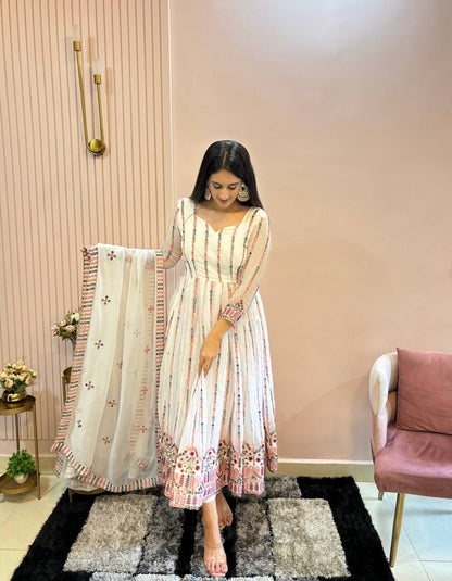 New Traditional White Wedding Gown With Net Dupatta