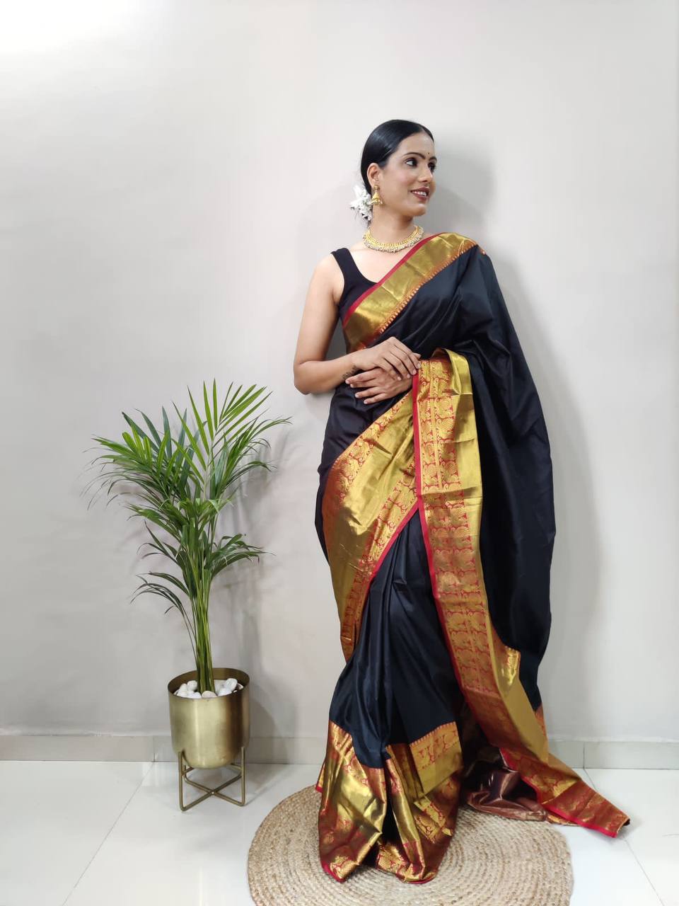 Marutifab Women's Banarasi Silk Saree With Blouse Piece