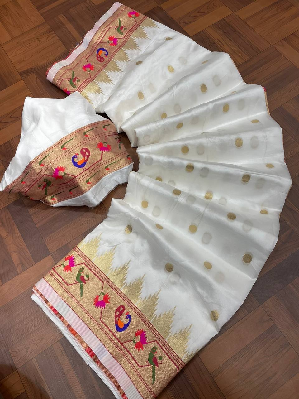 White Original Paithani Silk Saree With Pure Zari Weaving Work and Blouse