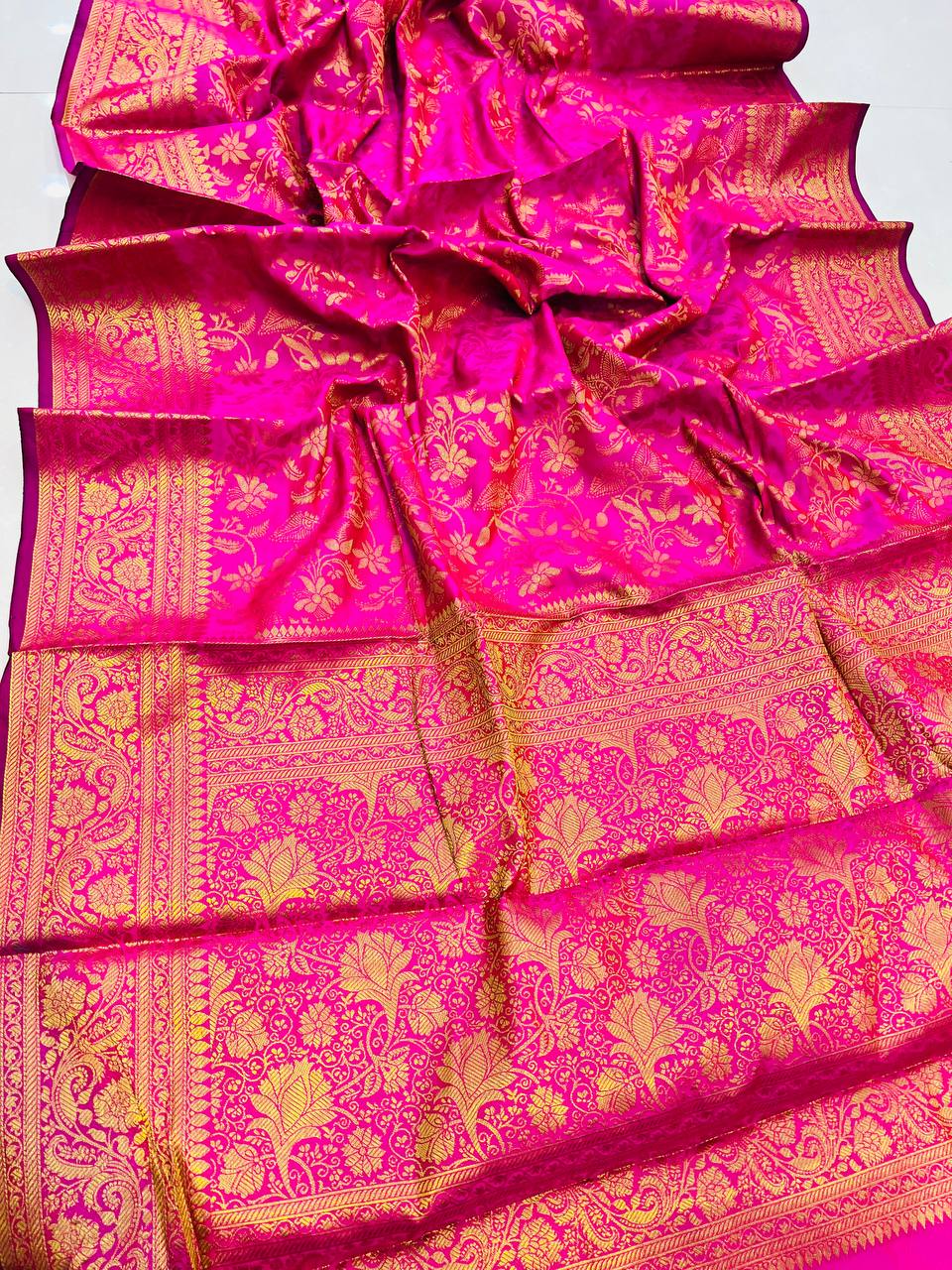 Women's Banarasi Silk Royal Saree With Weaving Golden Zari & Golden Blouse