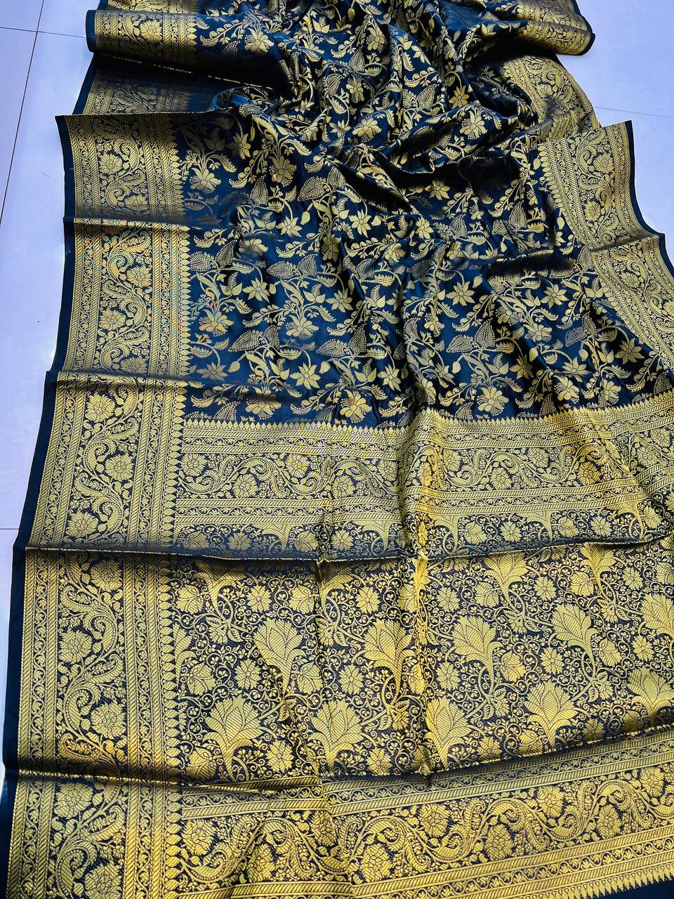 Women's Banarasi Silk Royal Saree With Weaving Golden Zari & Golden Blouse