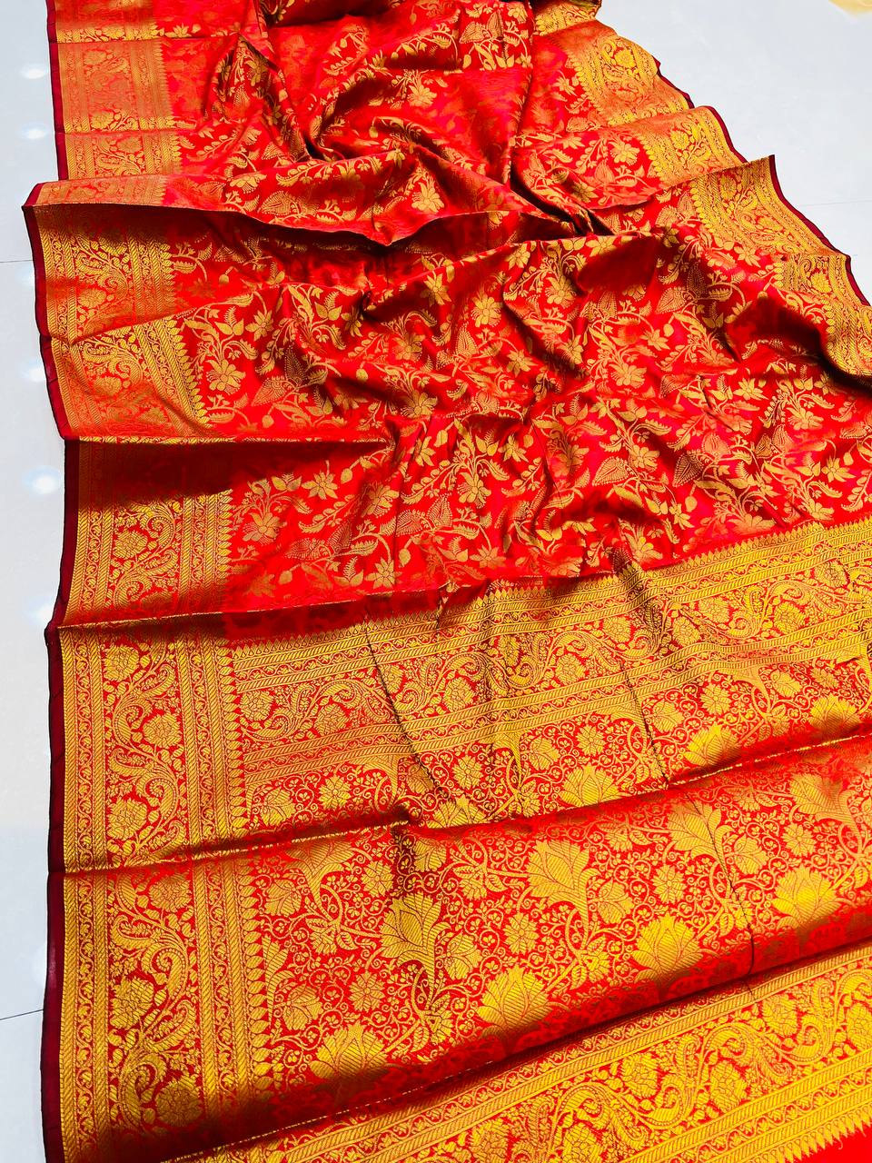 Women's Banarasi Silk Royal Saree With Weaving Golden Zari & Golden Blouse