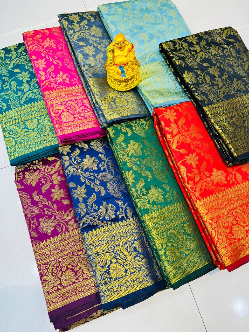 Women's Banarasi Silk Royal Saree With Weaving Golden Zari & Golden Blouse