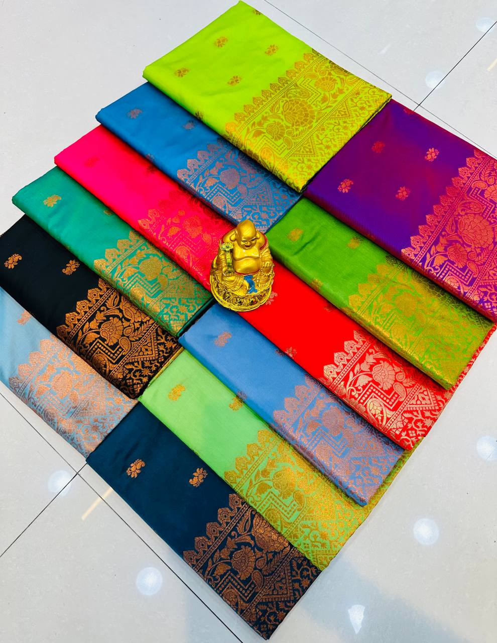 Hypnotic Rama Soft Banarasi Silk Saree With Unique Blouse Piece