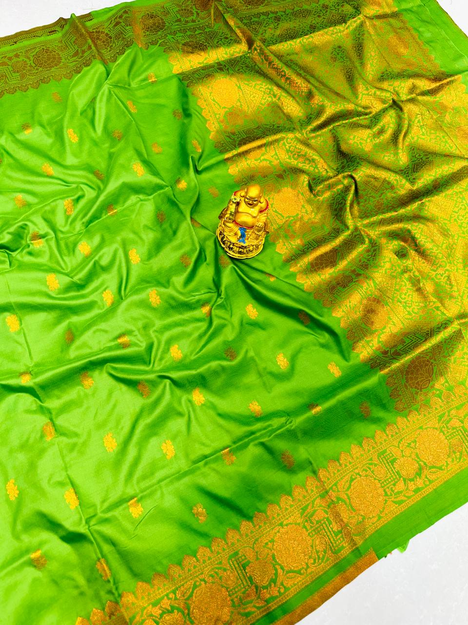 Hypnotic Rama Soft Banarasi Silk Saree With Unique Blouse Piece