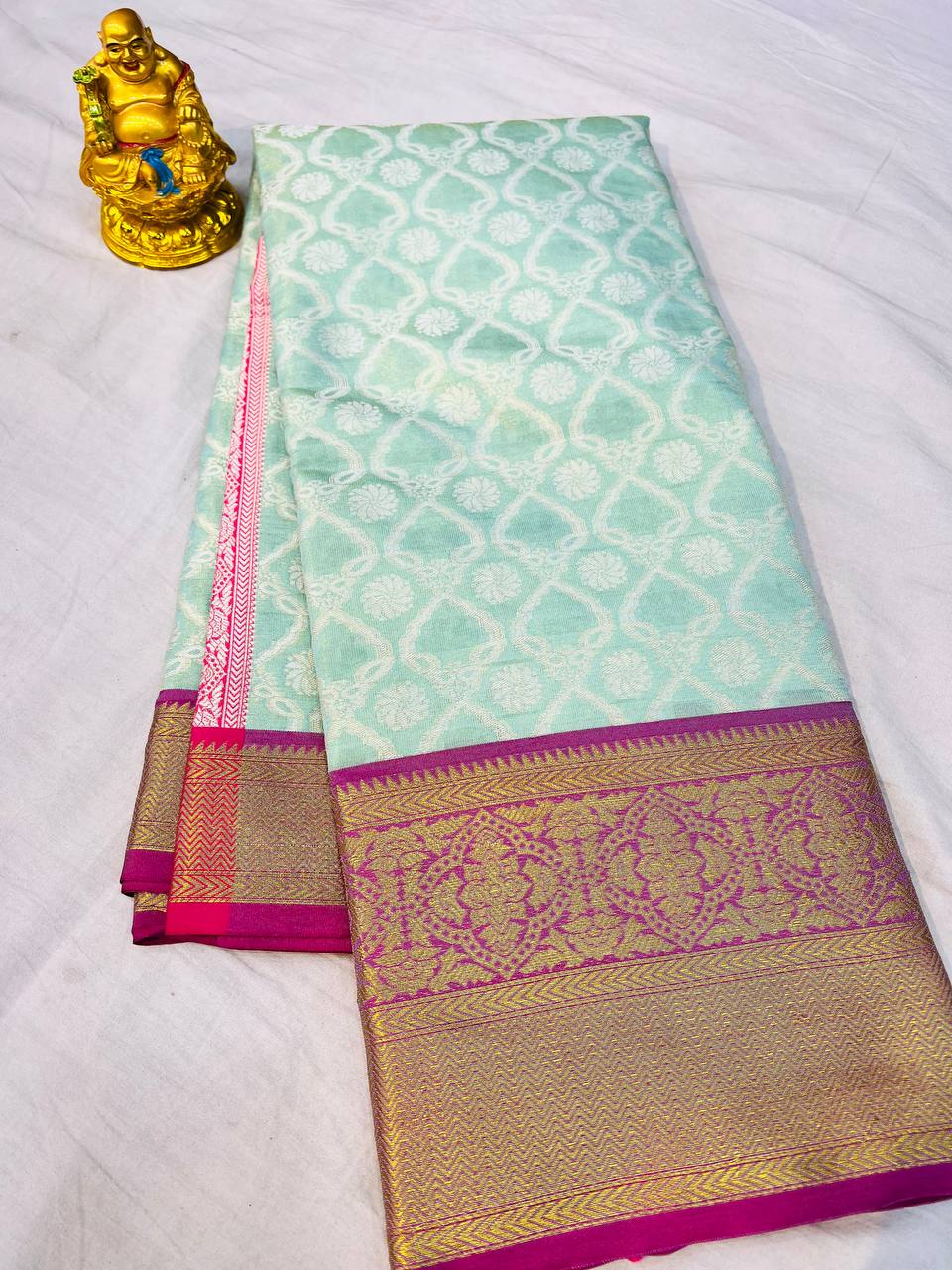 Adorning Brown Kanjivaram Silk With Effervescent Blouse Piece